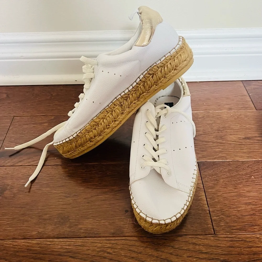 Steve Madden White Leather and Tan Espadrilles with Classic Design size 9.5